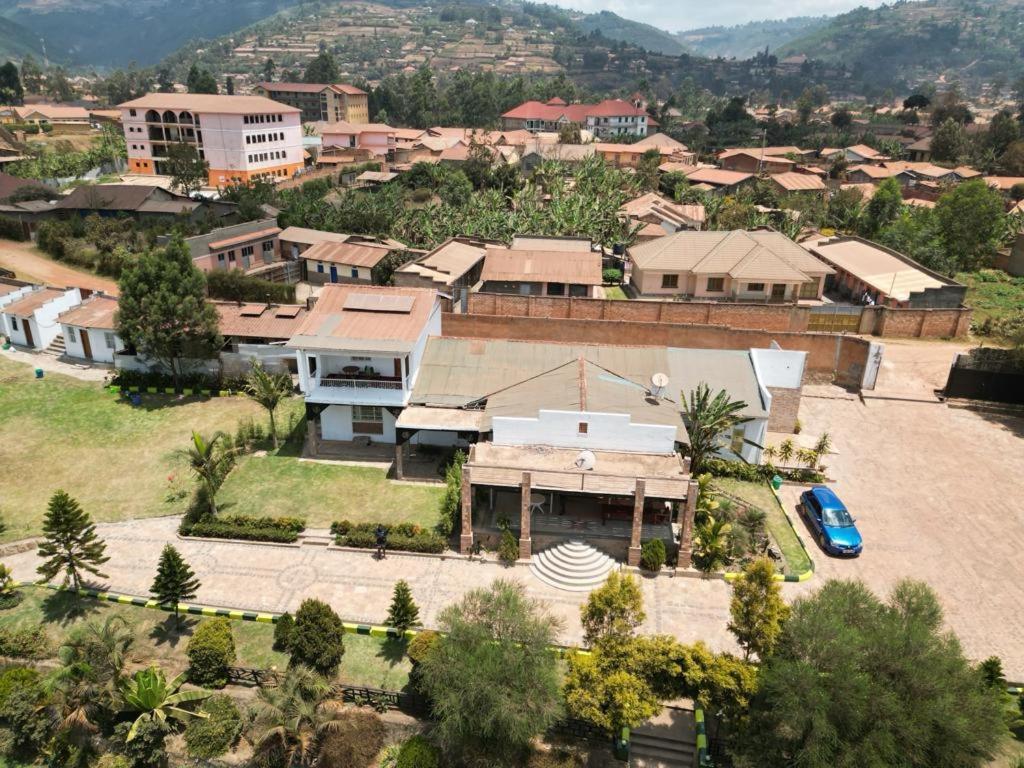 Riverside Resort Hotel Kabale Eksteriør bilde