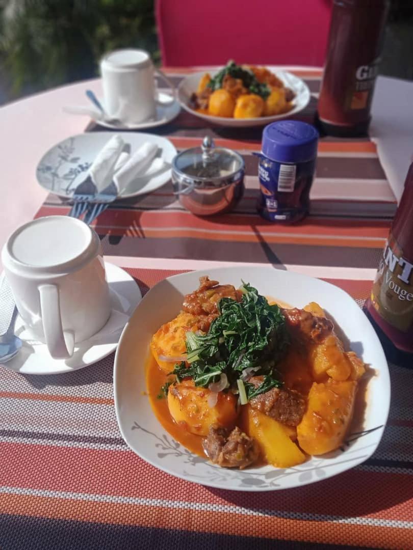 Riverside Resort Hotel Kabale Eksteriør bilde
