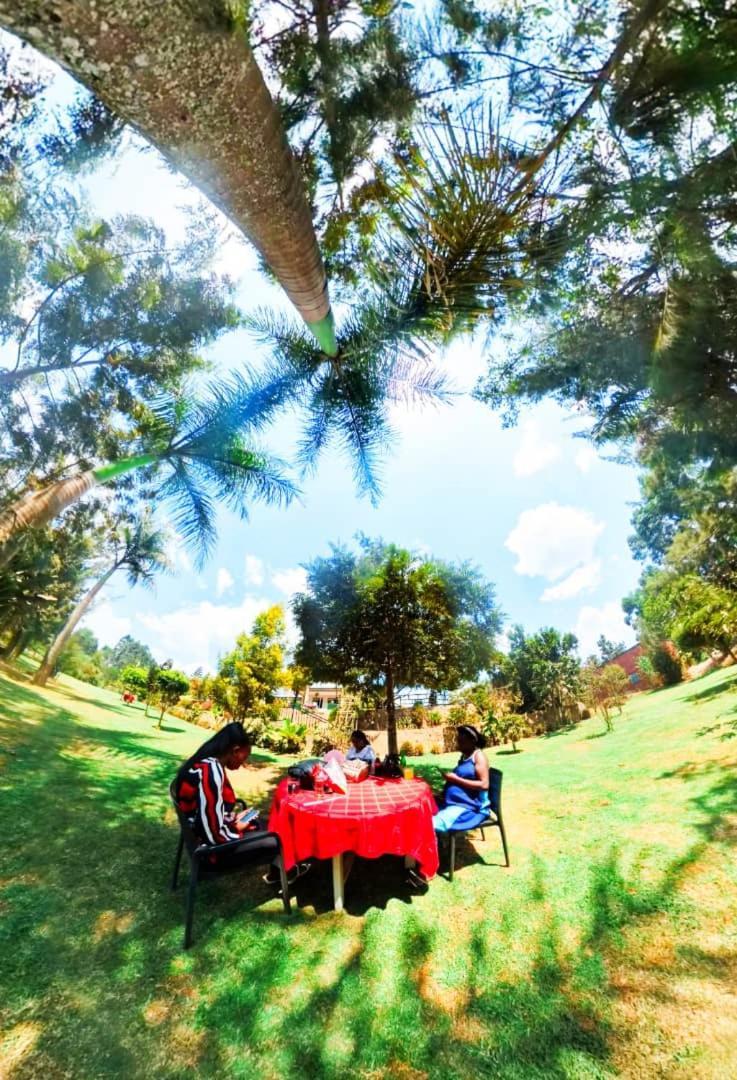 Riverside Resort Hotel Kabale Eksteriør bilde