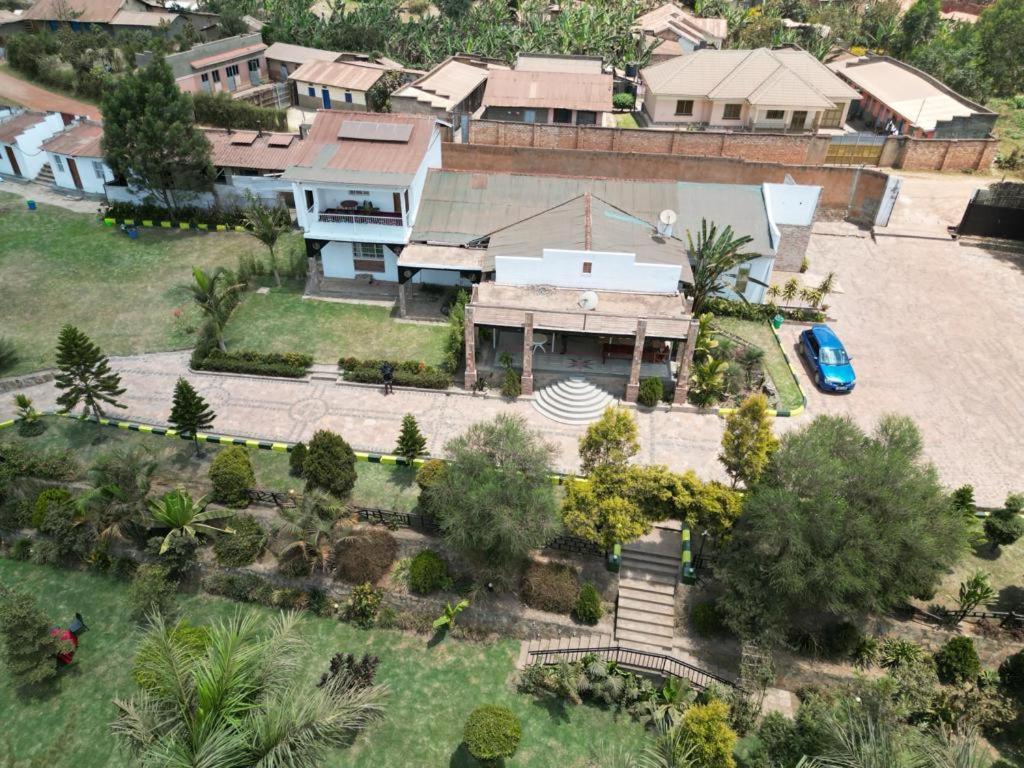 Riverside Resort Hotel Kabale Eksteriør bilde