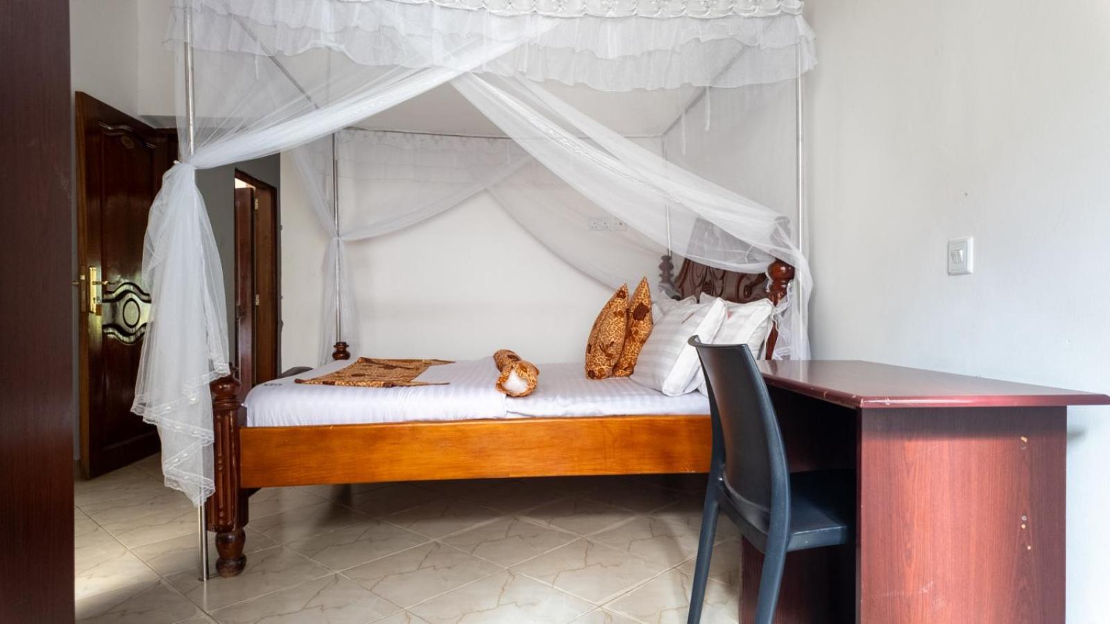 Riverside Resort Hotel Kabale Eksteriør bilde