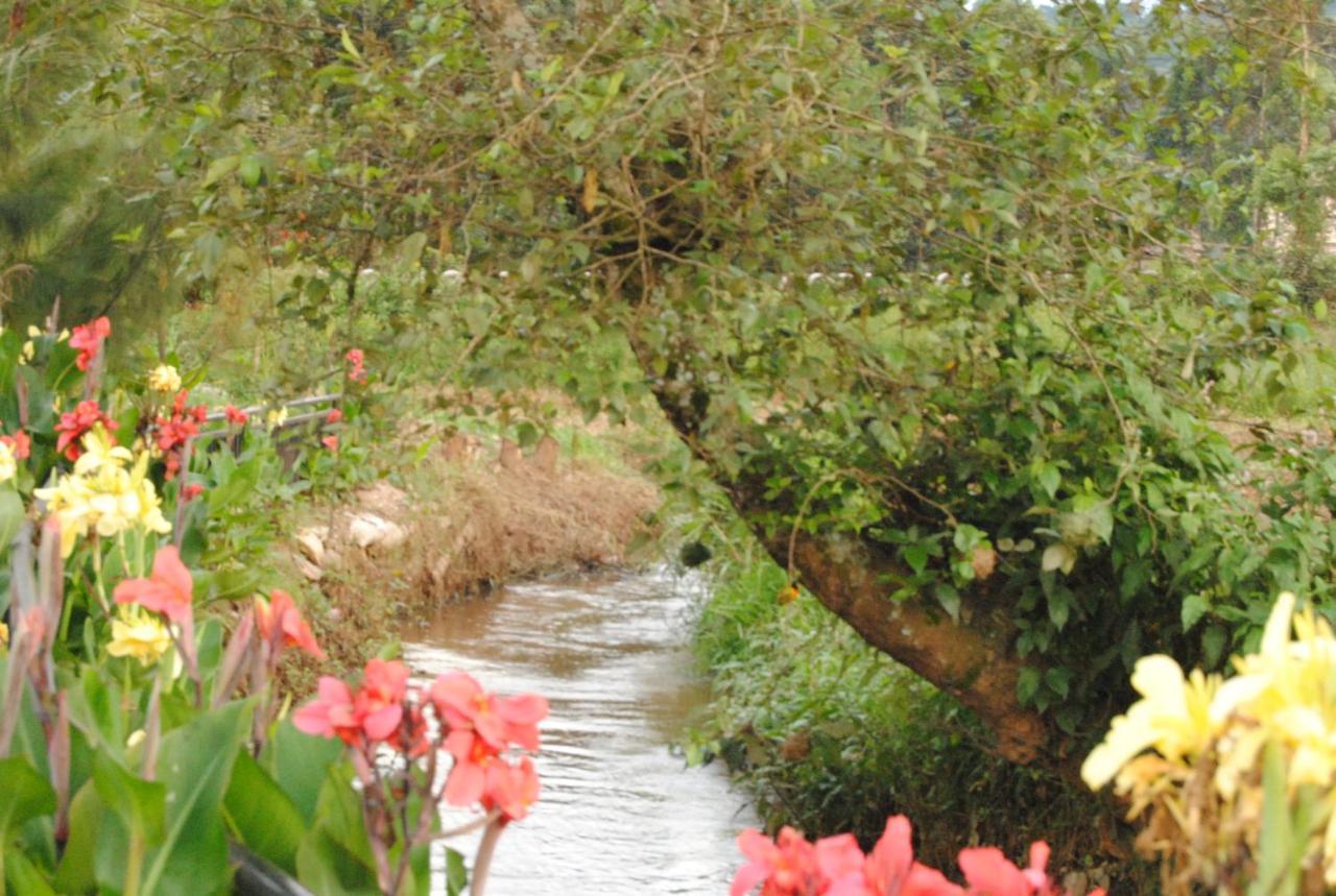 Riverside Resort Hotel Kabale Eksteriør bilde